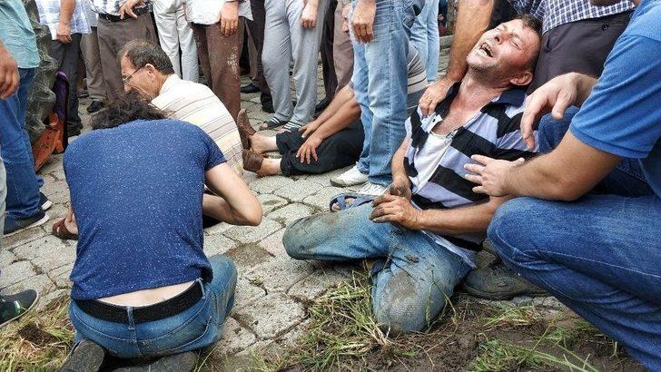 Traktörün Altında Kalan Sürücünün Yakınlarının Feryatları Yürekleri Dağladı G2