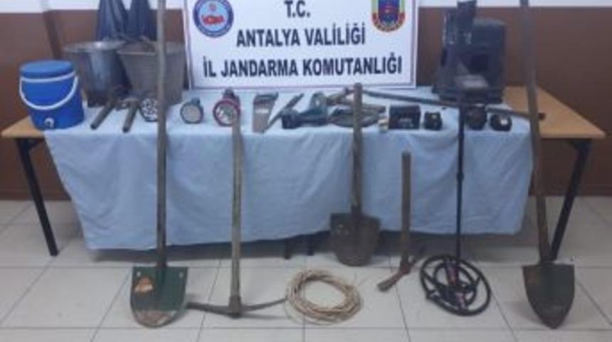 Akseki&rsquo;de Define Avcıları Su&ccedil;&uuml;st&uuml; Yakalandı