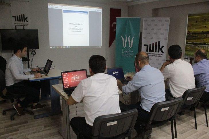 Daka’dan ‘r Programlama Dili İle İstatistiksel Veri Analizi’ Eğitimi G1