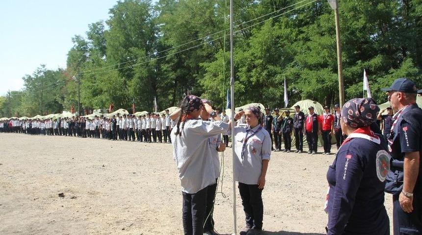 İzciler Dedelerini Anmak İ&ccedil;in Malazgirt&rsquo;te Buluştu