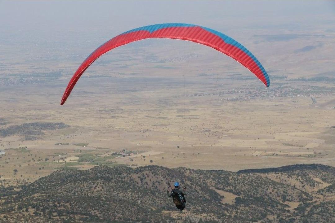 Paragliding World Cup Yama&ccedil; Paraş&uuml;t&uuml; D&uuml;nya Kupası Aksaray&rsquo;da Başladı