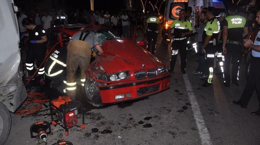 Uşak&rsquo;ta Trafik Kazası: 1 &Ouml;l&uuml;, 2 Ağır Yaralı