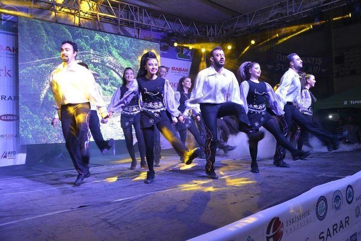 Sempozyumda Halk Dansları Gecesi G1