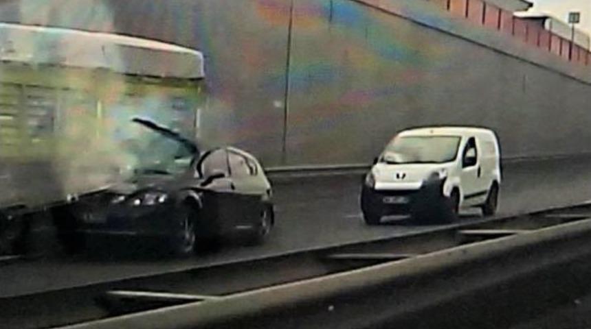 Kaza Anı Ara&ccedil; Kamerasına Yansıdı