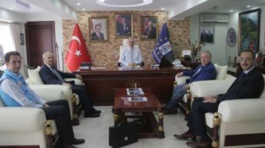 Kamil Sara&ccedil;oğlu, Diyanet Vakfı&rsquo;na 2 Hisse Kurban Bağışında Bulundu