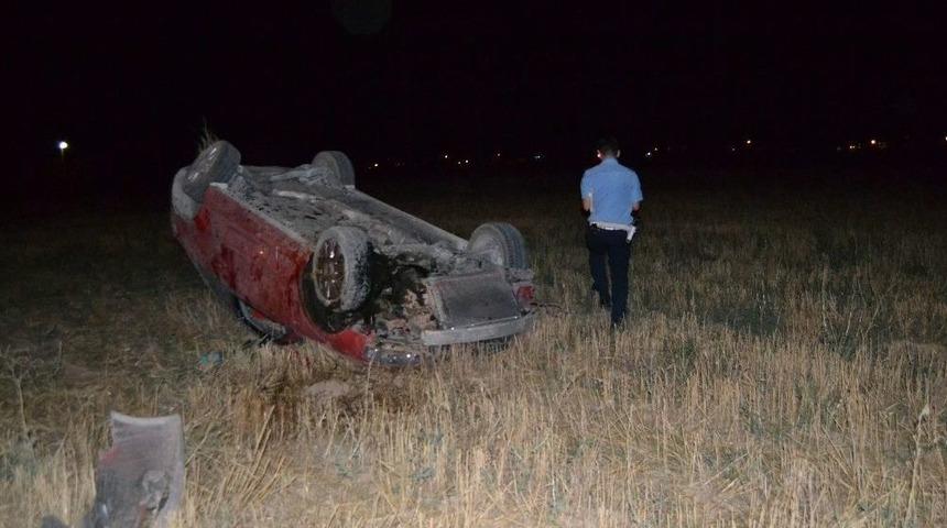 Köpekten Kaçan Sürücü Otomobille Takla Attı: 2 Yaralı