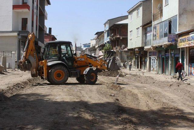 Malazgirt’te Üst Yapı Çalışmaları Devam Ediyor