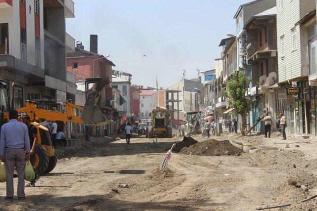 Malazgirt’te Üst Yapı Çalışmaları Devam Ediyor