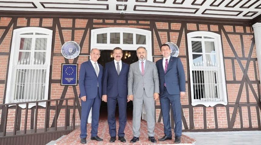 Kırmızı Dipli Mumla Yağlı G&uuml;reş Daveti