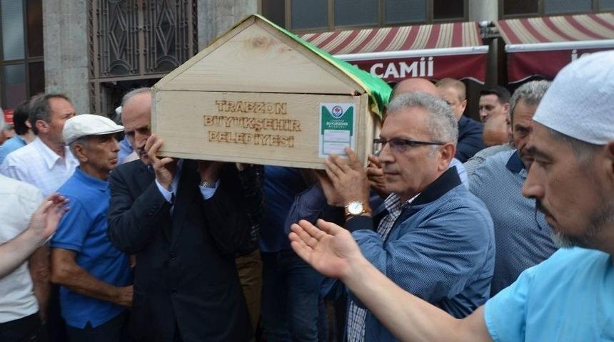 Bakan Turhan, Trabzon&rsquo;da Cenaze Namazına Katıldı