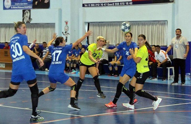 Türkiye Kadınlar Hentbol Süper Lig: Kastamonu Belediyespor: 32 - Yeni Mahalle Belediyespor: 25