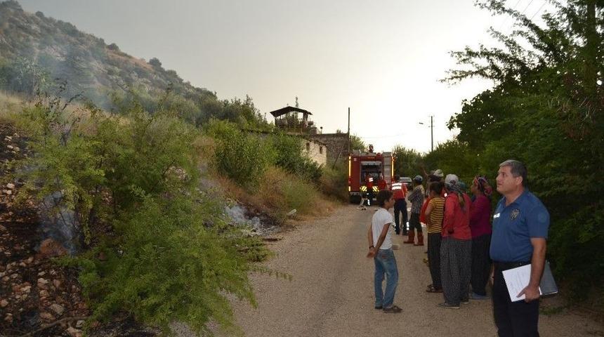 Tarihi Kozan Kalesi&rsquo;nde Orman Yangını