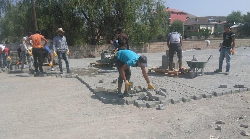 Tuzluca&rsquo;da Yol Yapım &Ccedil;alışmaları