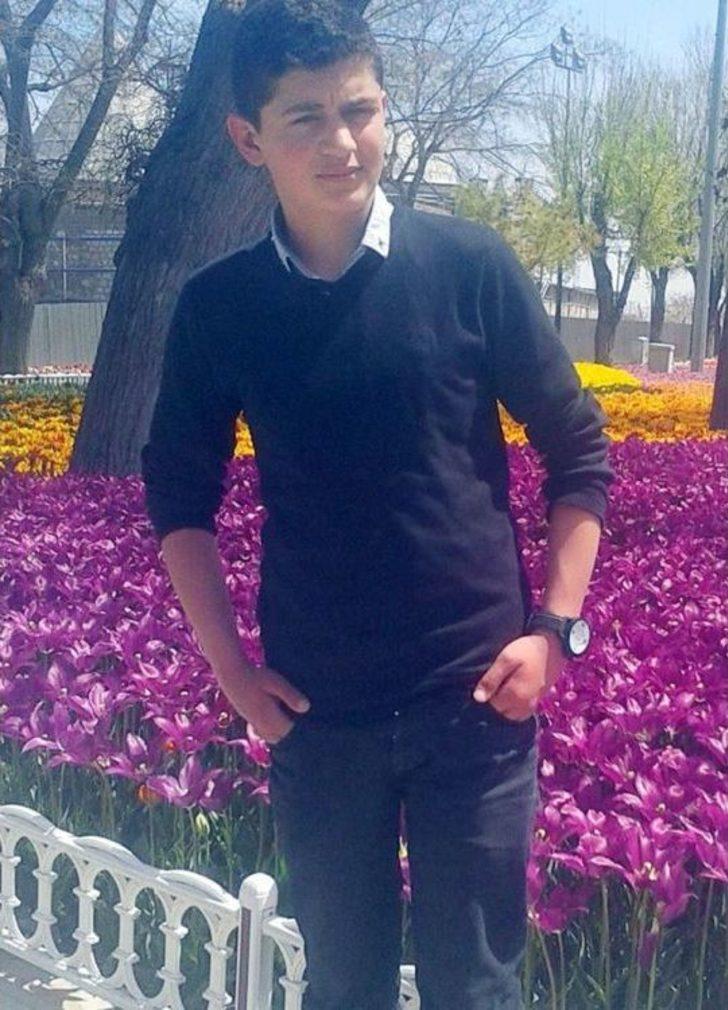 Serinlemek İçin Girdiği Gölde Boğulan Gencin Cesedine Ulaşıldı G3