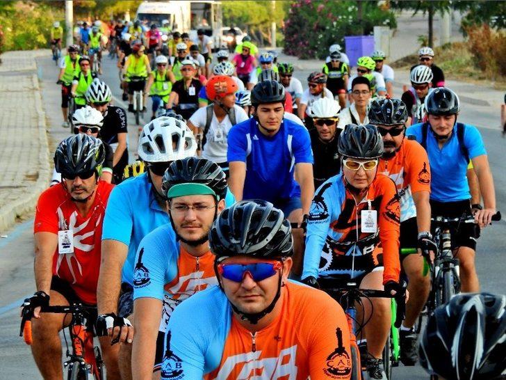 "pedalla Çeşme" Turuyla, Benzin Değil, Yağlarını Yaktılar G1