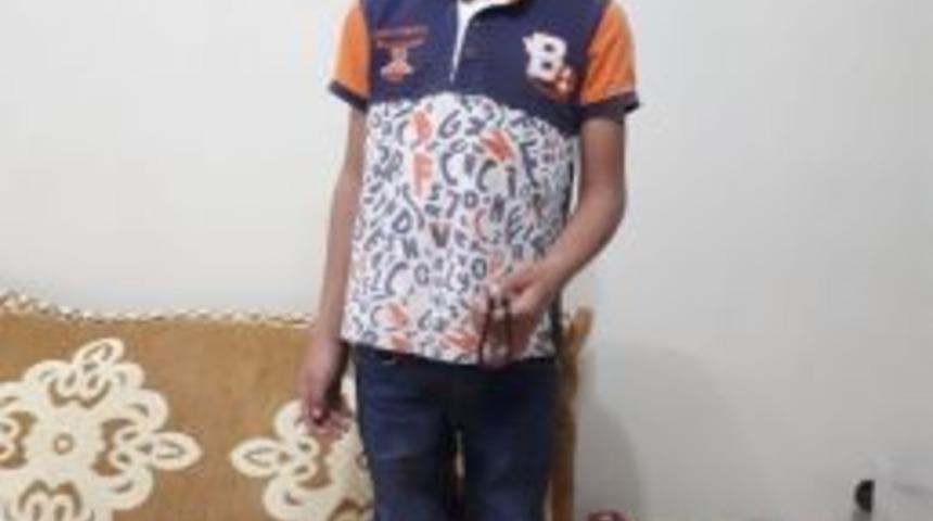 Kum Yığının Altında Kalan Çocuğu Elleriyle Kazarak Kurtardılar