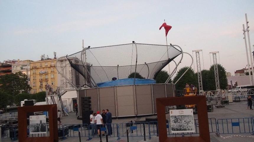 Taksim Meydanı&rsquo;nda Teknofest&rsquo;e Yoğun İlgi