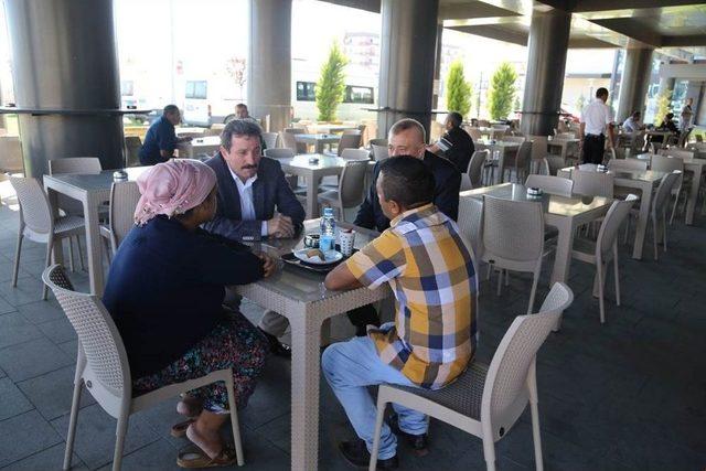 Vali Tavlı, Mehmet Akif Ersoy Devlet Hastanesinde Vatandaşlarla Bayramlaştı