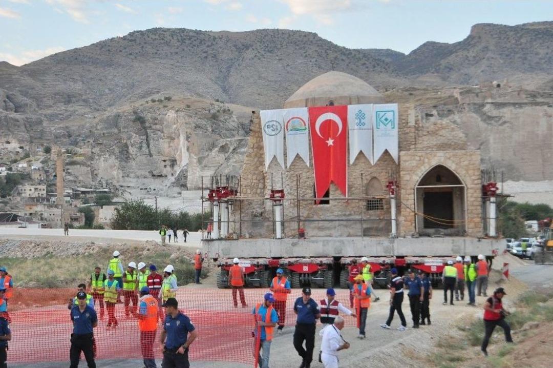 Hasankeyf&rsquo;te İmam Abdullah Zaviyesi Taşınmaya Başlandı