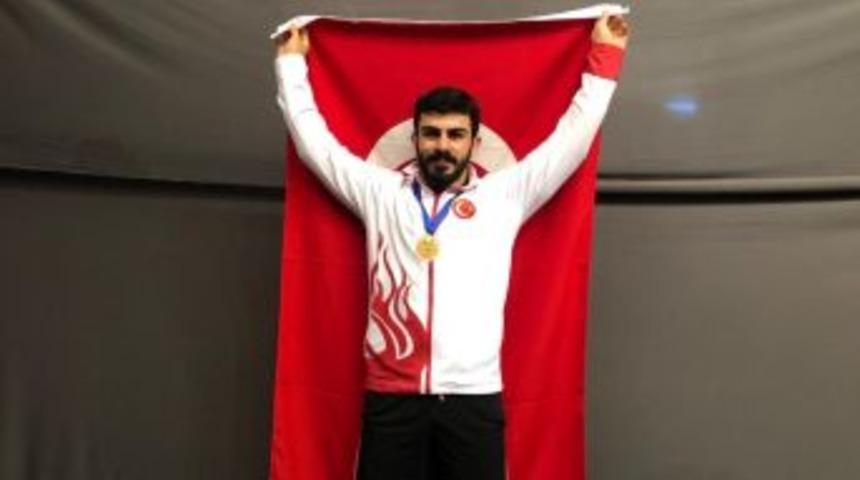 Kayseri Şekersporlu Fatih Cengiz 77 Kiloda D&uuml;nya Şampiyonu Oldu