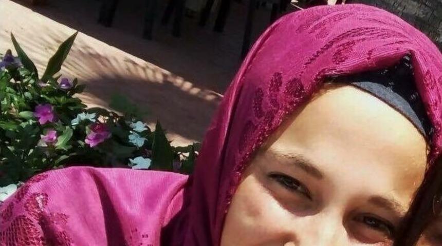 &lsquo;&ccedil;ocukluk Aşkımdı&rsquo; Dediği Eşi İntihar Etti