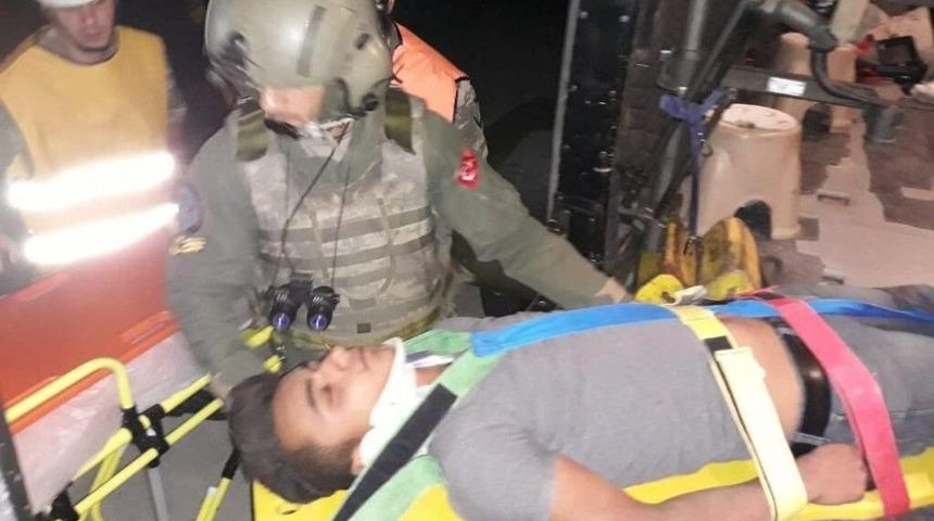 Siirt&rsquo;te Trafik Kazası Yaralılarına Askerler Yetişti