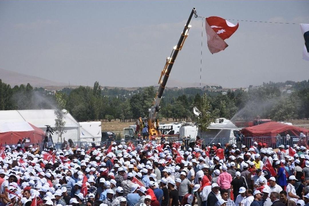 Malazgirt Cumhurbaşkanı Erdoğan&rsquo;ı Bekliyor