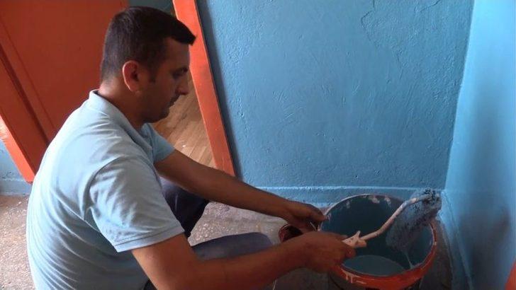 Fedakar Öğretmenler Duvar Boyayıp, Kapı Pencere Sildi G5