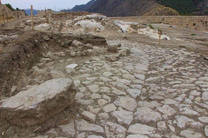 Seyahatname’deki Yıldırım Han Camii’nin Kalıntıları Bulundu G3