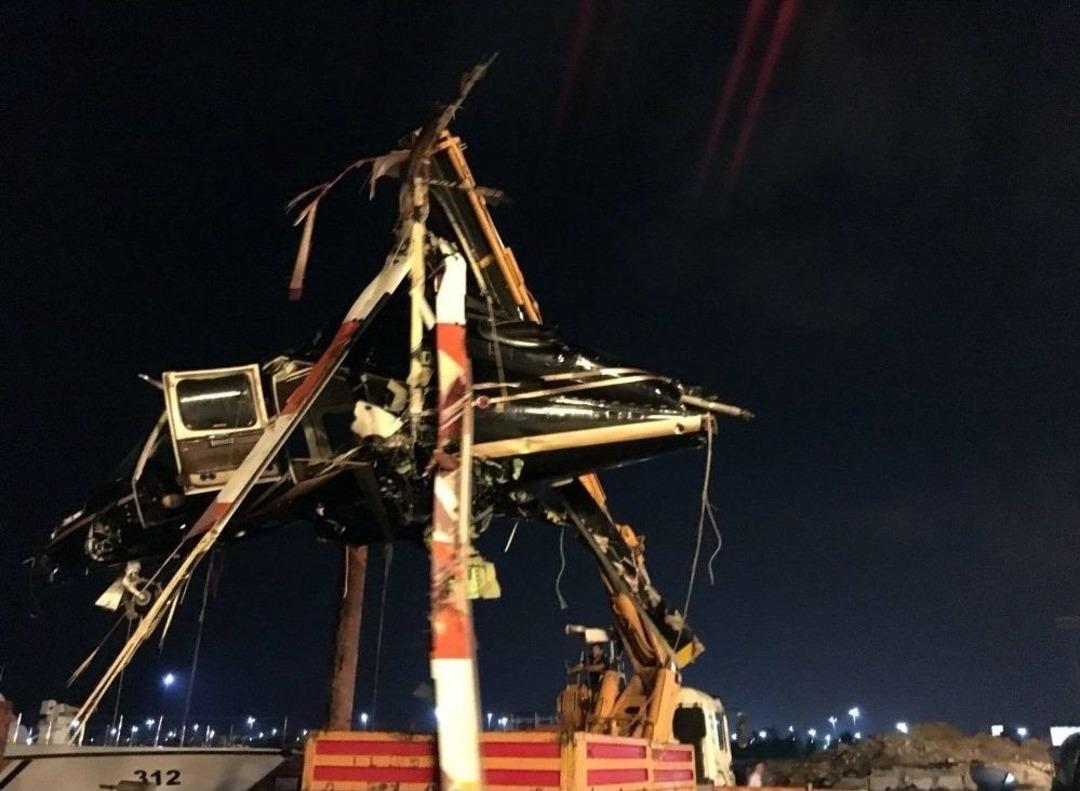 (&ouml;zel Haber) Bostancı&rsquo;da Denize &Ccedil;akılan Helikopterin Enkazı &Ccedil;ıkarıldı