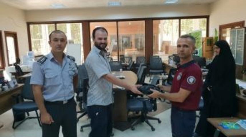 Bulduğu 30 Bin Tl&rsquo;lik Ziynet Eşyasını Sahibine Teslim Etti