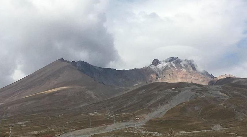 Erciyes&rsquo;e Mevsimin İlk Karı Yağdı