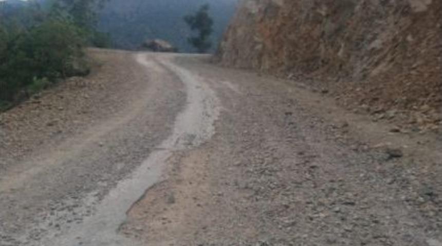 14 Kilometrelik Yol 1.5 Yıldır Bitirilemedi