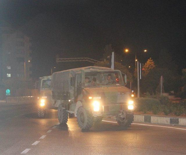 Suriye’ye Askeri Sevkıyat Sabaha Kadar Sürdü