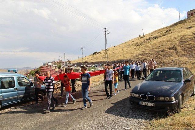 1994’de Haince Şehit Edilen 13 Ulukaleli İçin Anıt Yapıldı