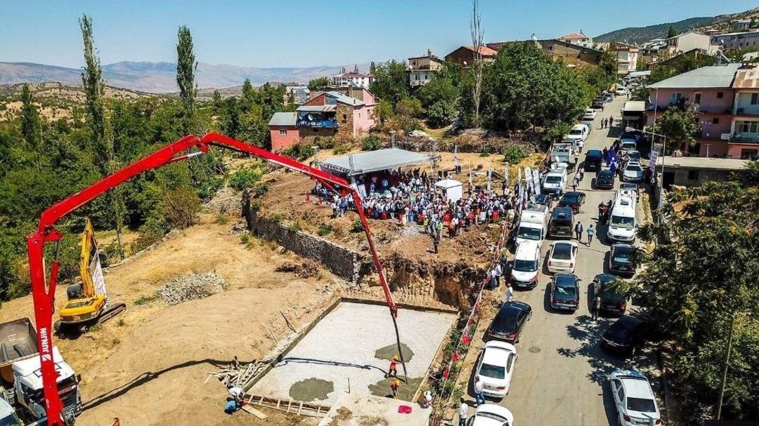P&uuml;t&uuml;rge İl&ccedil;e Terminalinin Temeli Atıldı