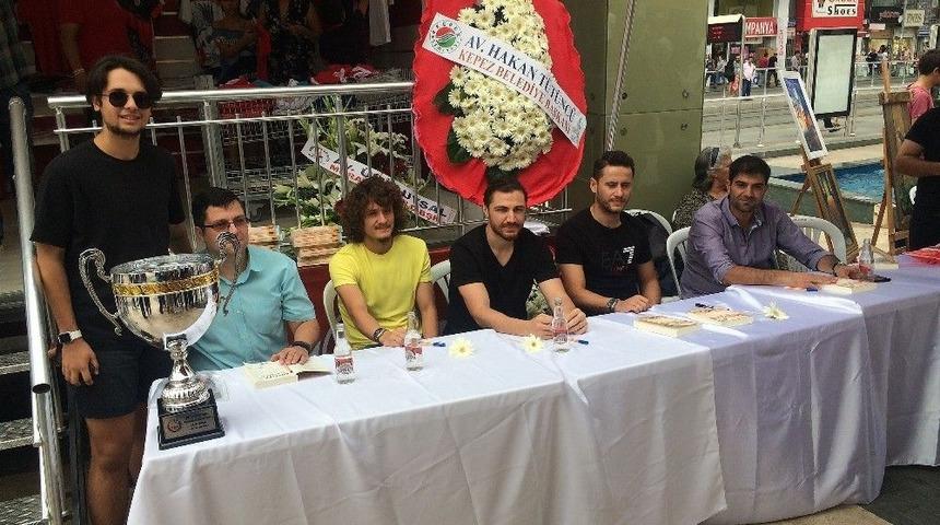 Antalyasporlu Üç Çocuğun Hikayesi Roman Oldu