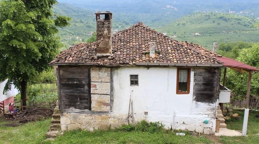 Köylerdeki Eski Evler Tarihi Yansıtıyor