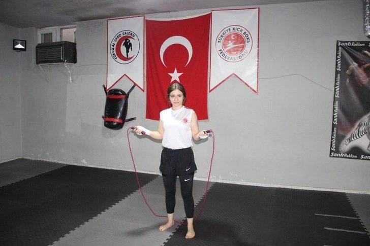 16 Yaşında Babasının ’madalya’ Hayalini Gerçekleştirdi G5