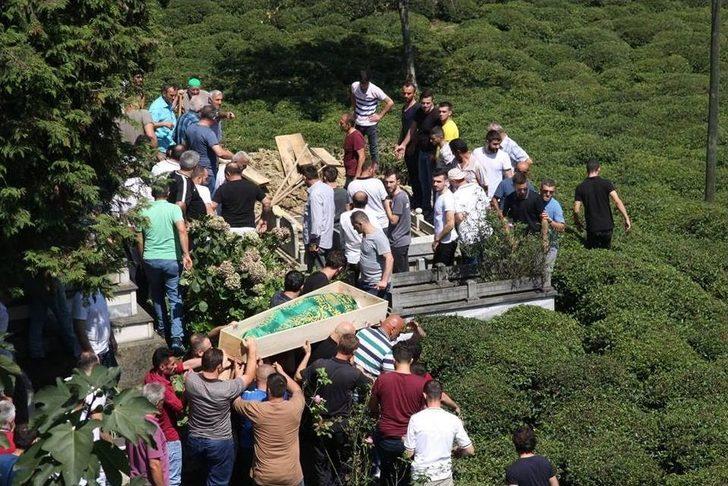 Sevilen Atma Türkü Sanatçısı Ahmet Çakar Toprağa Verildi G3