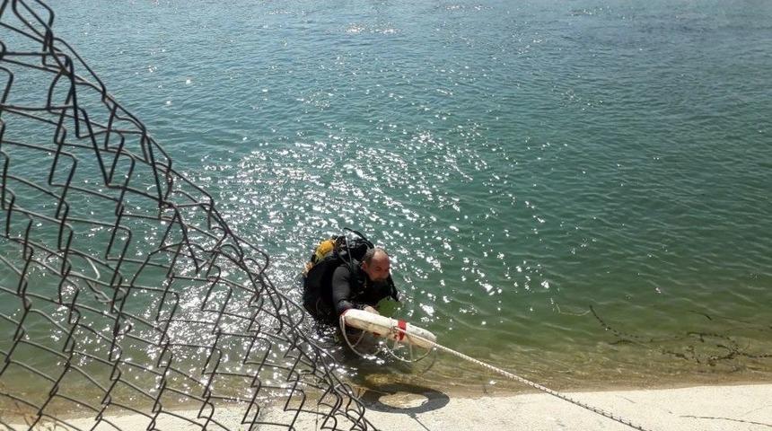 Su Kanalına D&uuml;şen &Ccedil;ocuk Hayatını Kaybetti