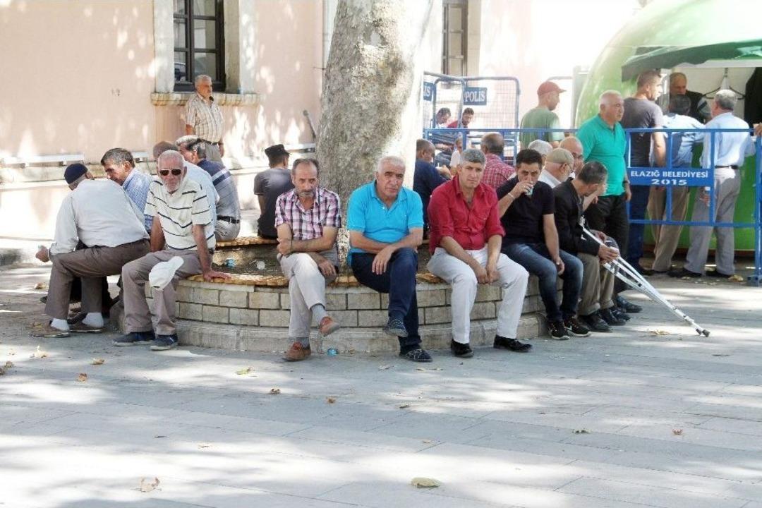 Elazığ&rsquo;da Termometreler 44 Dereceyi G&ouml;sterdi