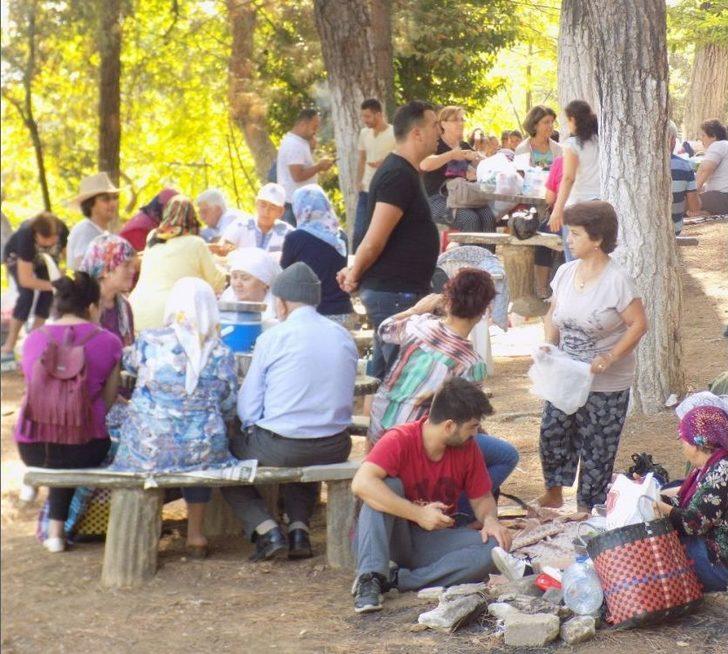 736. Dedebağ Keşkek Hayrı 20 Bin Kişinin Katılımıyla Yapıldı G5