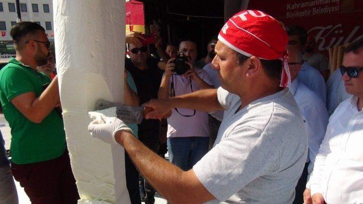 Bedava Dondurma Kuyruğu Metrelerce Uzadı G3