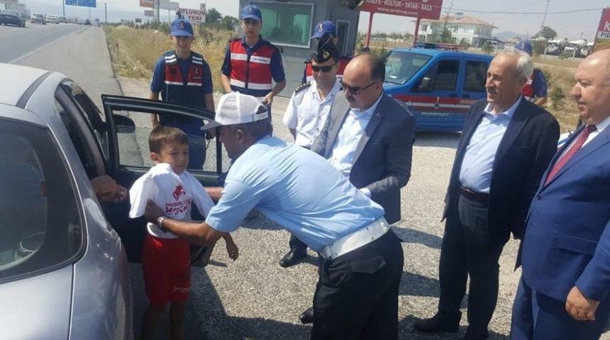 Vali G&uuml;naydın&rsquo;dan D&ouml;n&uuml;ş Yolundaki Tatilcilere Trafik Kuralları Uyarısı