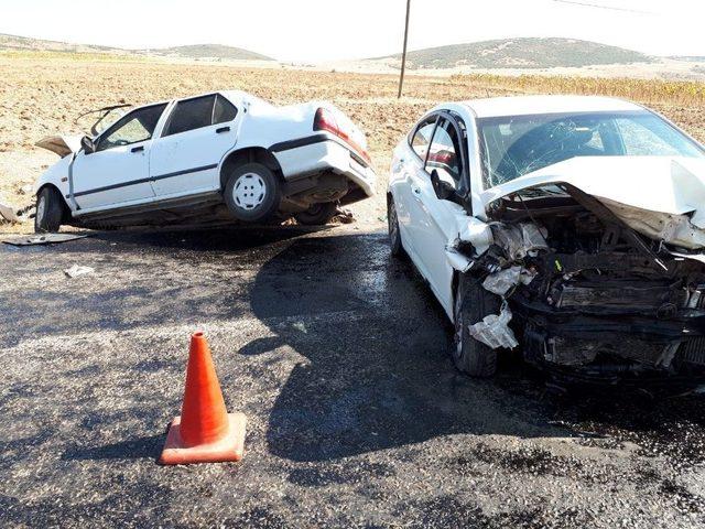 Yozgat’ta Otomobiller Çarpıştı: 1 Ölü, 7 Yaralı