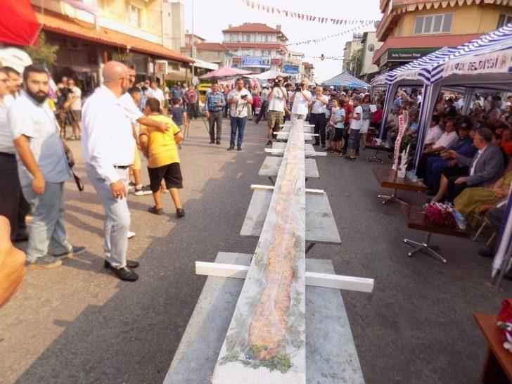 Rekorun Ustaları 8,40 Santimlik Pide Yaptı G1