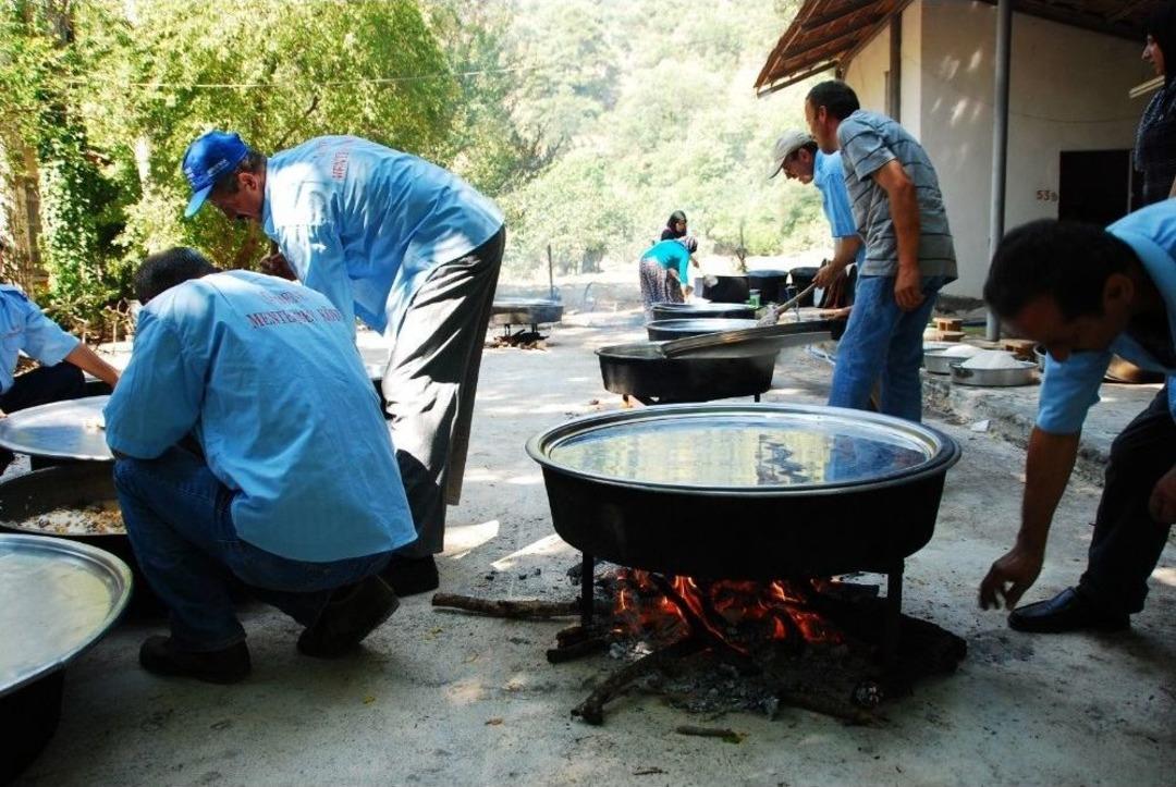 Akseki&rsquo;de 150 Yıllık Mevlit Geleneği