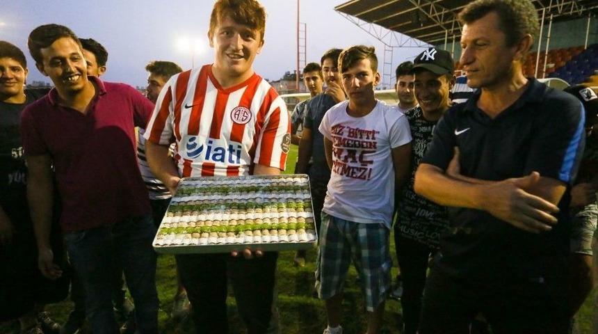 Taraftardan Kepez Belediyespor’a Destek