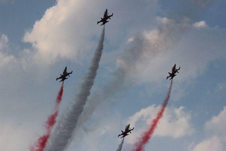 Türk Yıldızları’nın Gösterisi Nefes Kesti G2